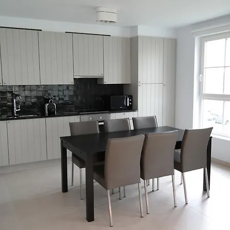 Royal Gardens Apartment